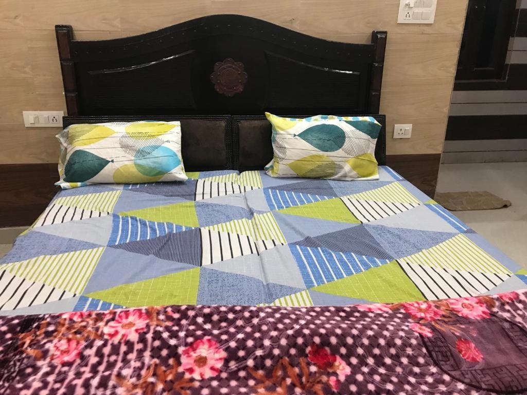 Radhikaa Residencyy Guest house Vrindavan