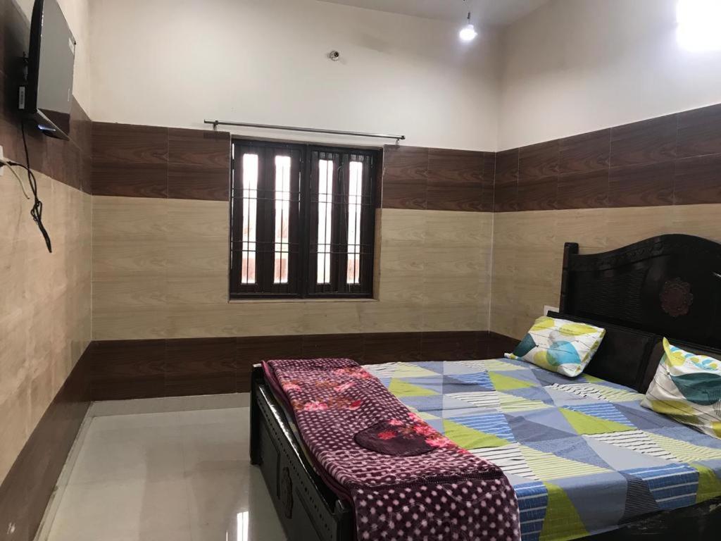 Guest house Radhikaa Residencyy