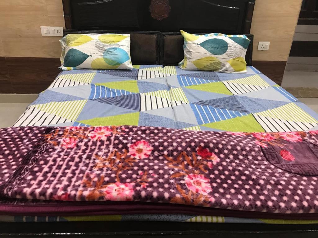 Guest house Radhikaa Residencyy *