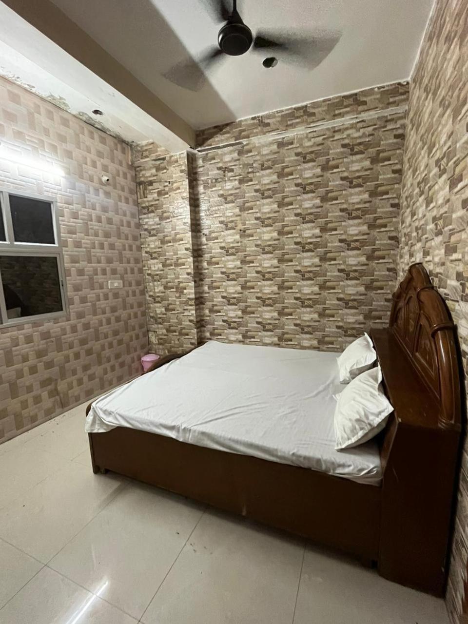 Radhikaa Residencyy Guest house *